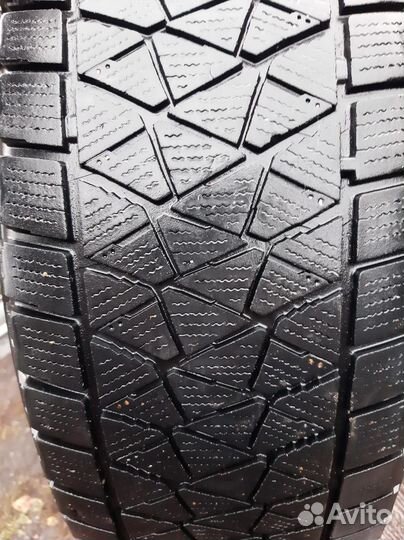 Bridgestone Blizzak DM-V2 215/65 R16 98S