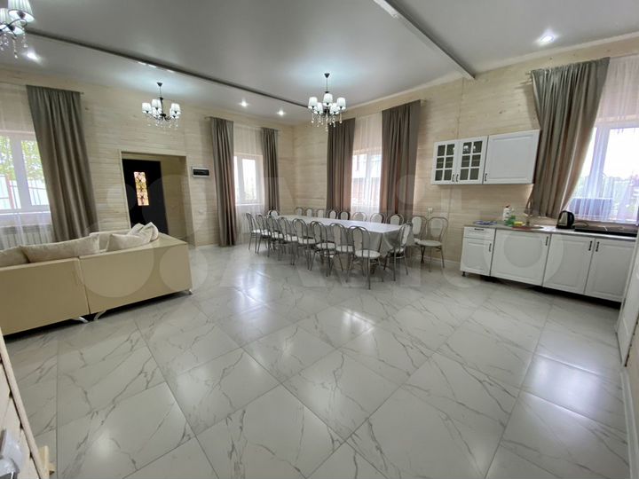 Коттедж 200 м² на участке 5 сот.