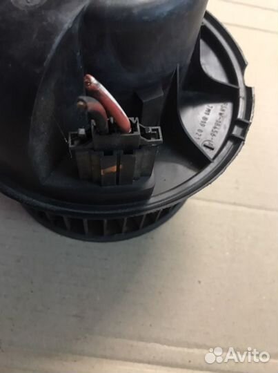 Моторчик печки VW Sharan 1