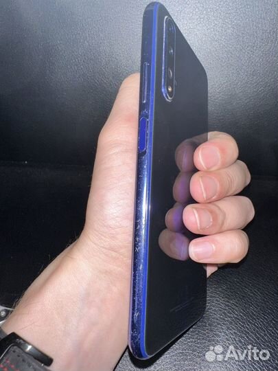 Телефон Honor 20
