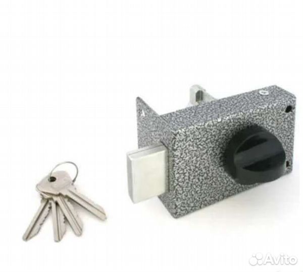 Дверной замок накладной с вертушкой