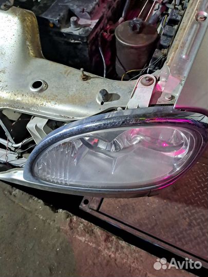 Фара газ волга 31105