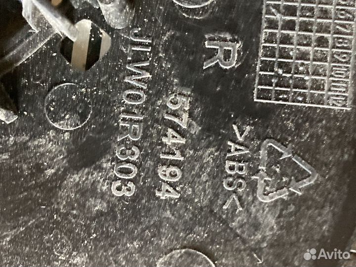 Зеркальный элемент правый geely atlas