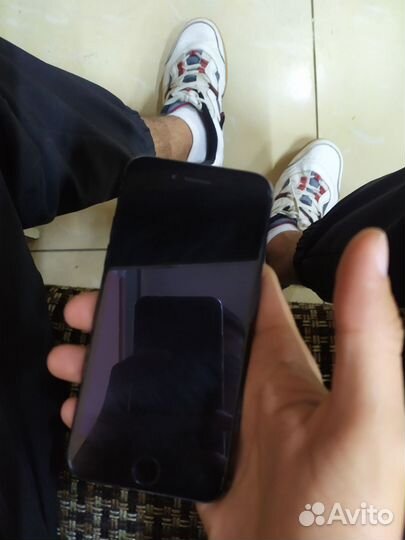 Телефон iPhone 7 32гб