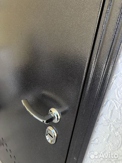 Входная дверь Бульдорс Термо 100 орех грецкий