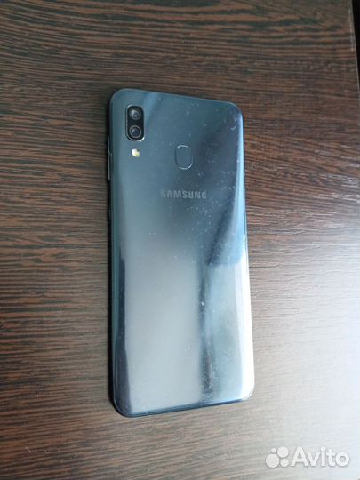 Samsung Galaxy A30, 3/32 ГБ