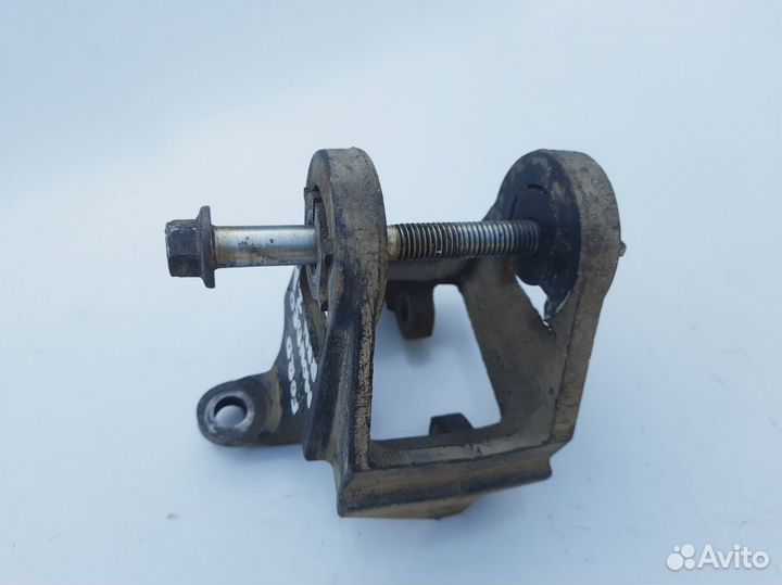 Кронштейн Кпп Ford Mondeo 1 Mondeo 2