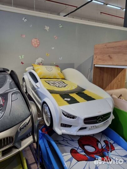 Детская кровать машина