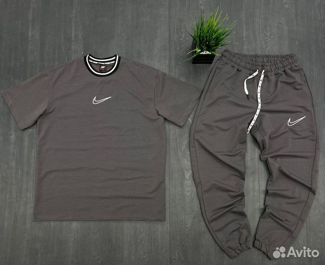 Спортивный костюм весенний Nike