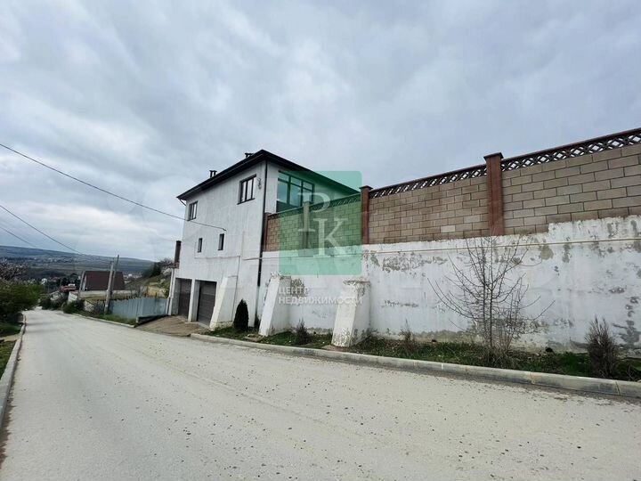 Дом 295 м² на участке 8 сот.