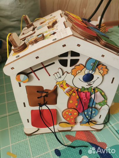 Бизиборд домик со светом большой