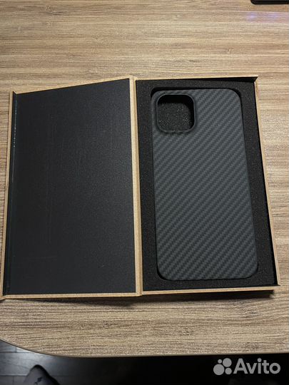 Карбоновый чехол на iPhone 12 pro max и на 12 pro