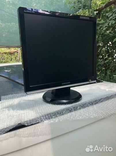 Монитор Samsung