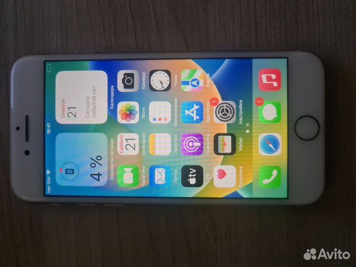 iPhone 8, 64 ГБ