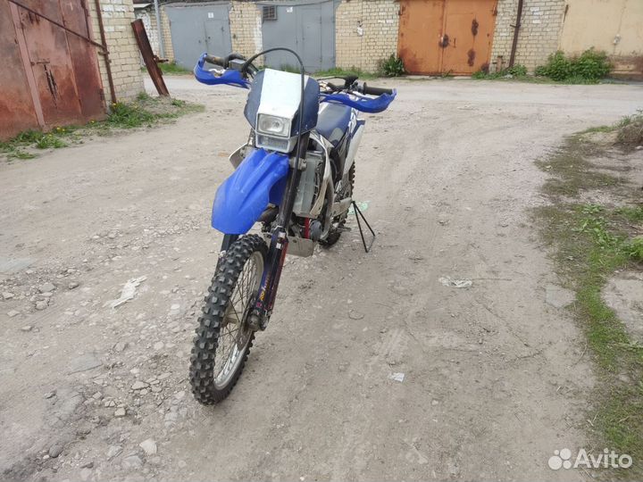 Yamaha YZ400F (WR400F)