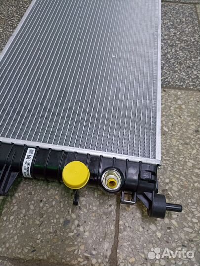 Радиатор охлаждения Opel Astra H, Zafira B