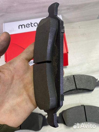 Колодки тормозные передние Cadillac Escalade 06-14