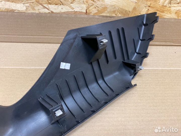 Обшивка задней стойки правая Volkswagen Polo cfna