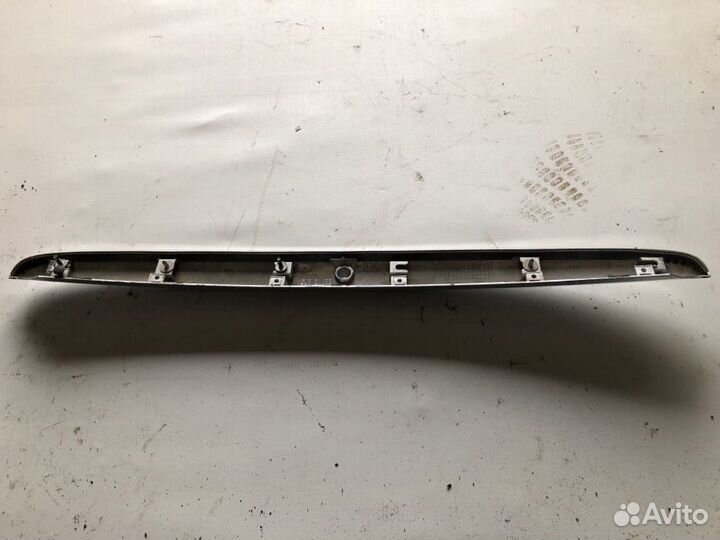 Накладка двери багажника Nissan Bluebird Sylphy