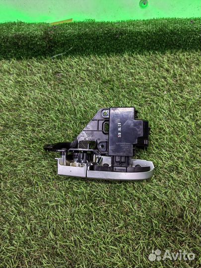 Кнопка бардачка Kia Sorento 3 prime