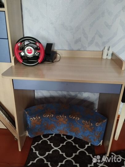 Стол со шкафом