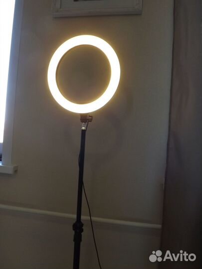 Фотосветильник на штативе 3 цвета.6 уровней яркост