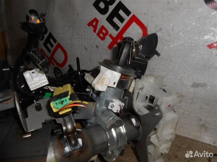 Замок зажигания Subaru Forester SH5 EJ205 2008