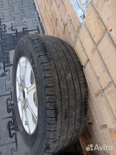 Michelin Agilis 215/65 R16