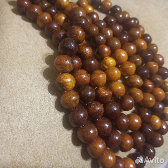 Бусы из дерева