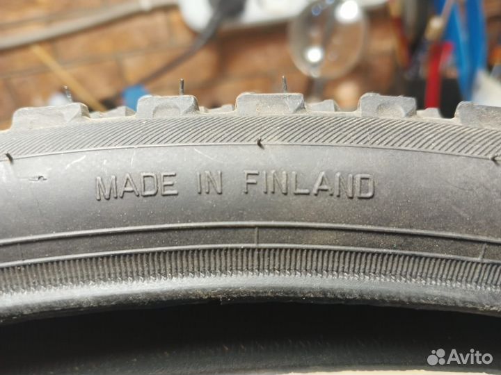 Шипованная покрышка 28