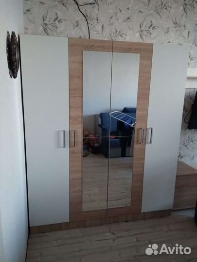 Шкаф угловой