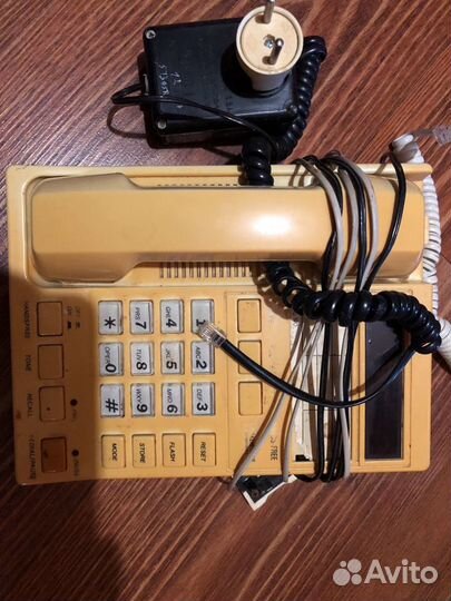 Телефон ретро