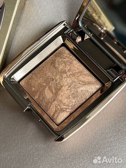 Hourglass бронзер тревел формат