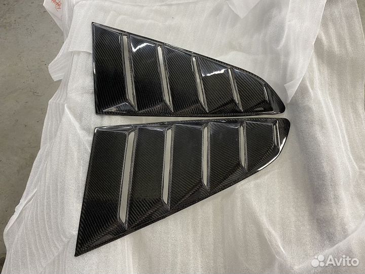 Накладки на форточки Ford Mustang 2015-2022 карбон