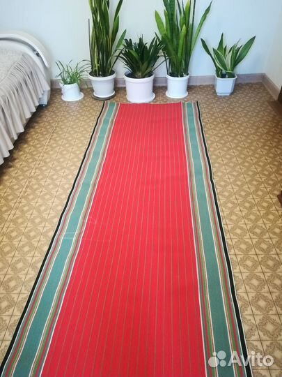 Новая ковровая дорожка - кремлёвка без ворса