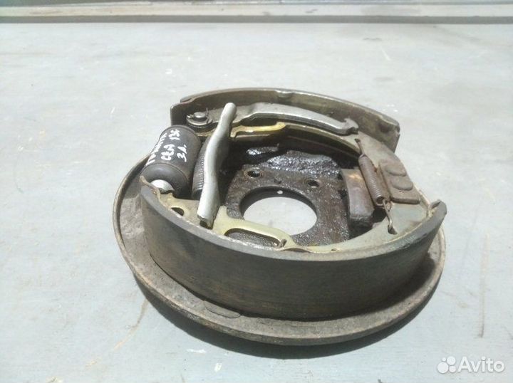 Кожух тормозного барабана задний левый LADA Granta