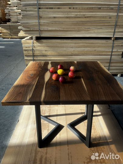 Стол в стиле лофт