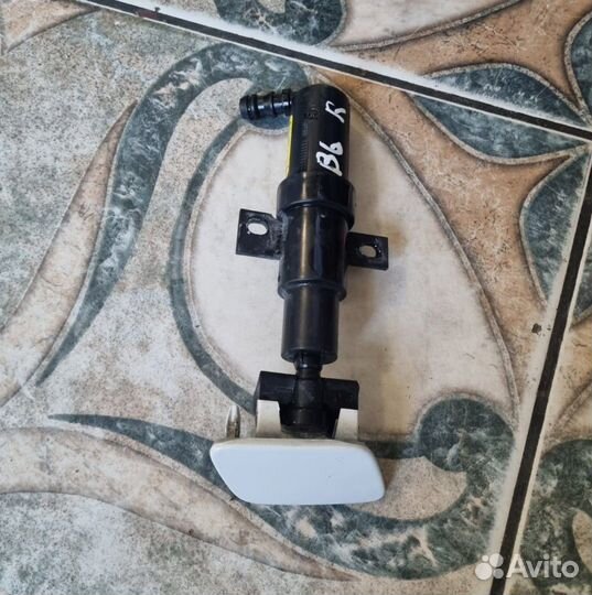 Форсунка омывателя Volkswagen Passat B6