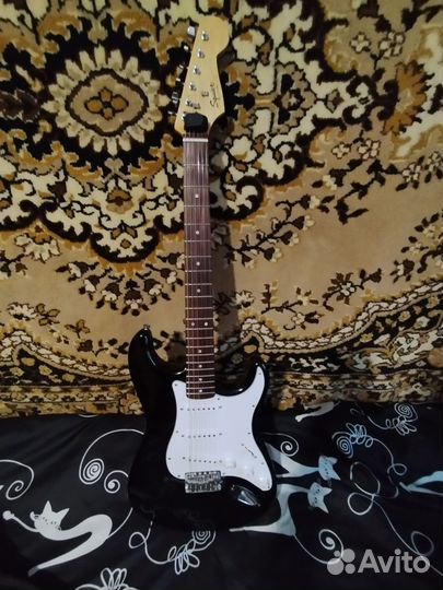 Продам гитару Squier Bullet Strat