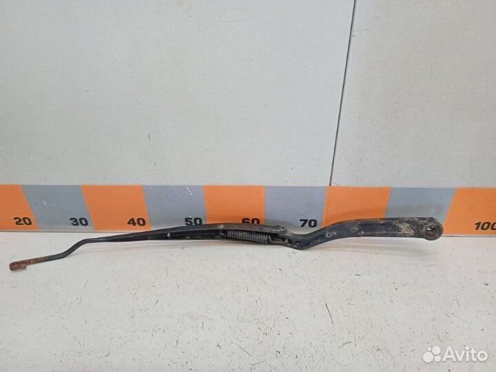 Поводок стеклоочистителя передний левый Nissan