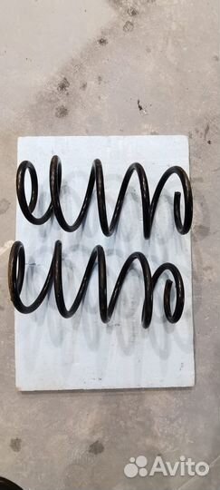 Продам передние пружины Хендай Санта фе 2