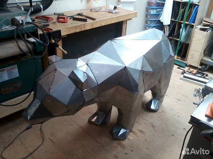 Полигональные фигуры из металл