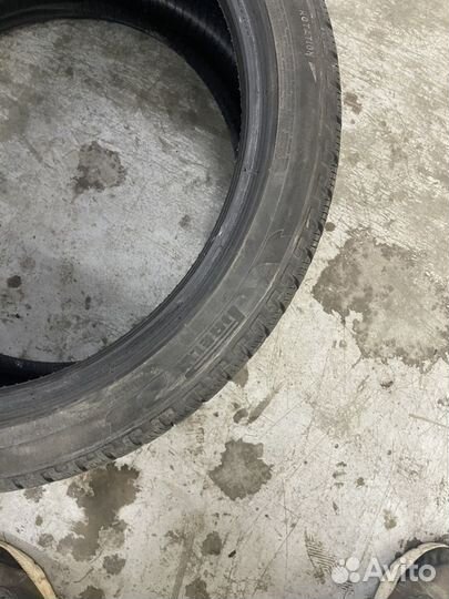 Pirelli Scorpion 275/40 R21 и 305/35 R21 107V