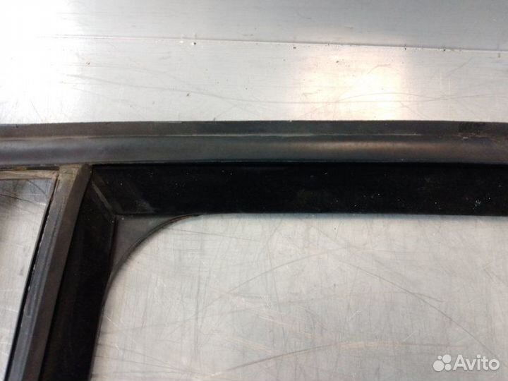 Направляющая стекла двери Volkswagen Golf V