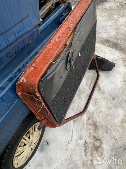 Передняя левая дверь niva