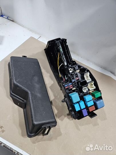 Блок предохранителей camry 40