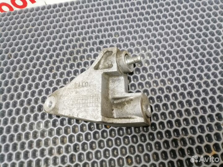 Кронштейн генератора Chevrolet Lacetti