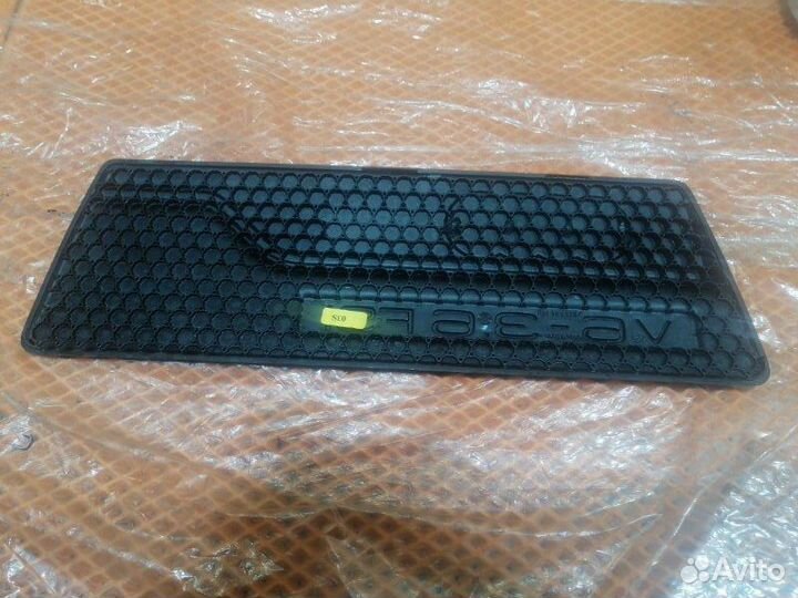 Декоративная крышка двигателя Audi Q7 4L BHK 2009