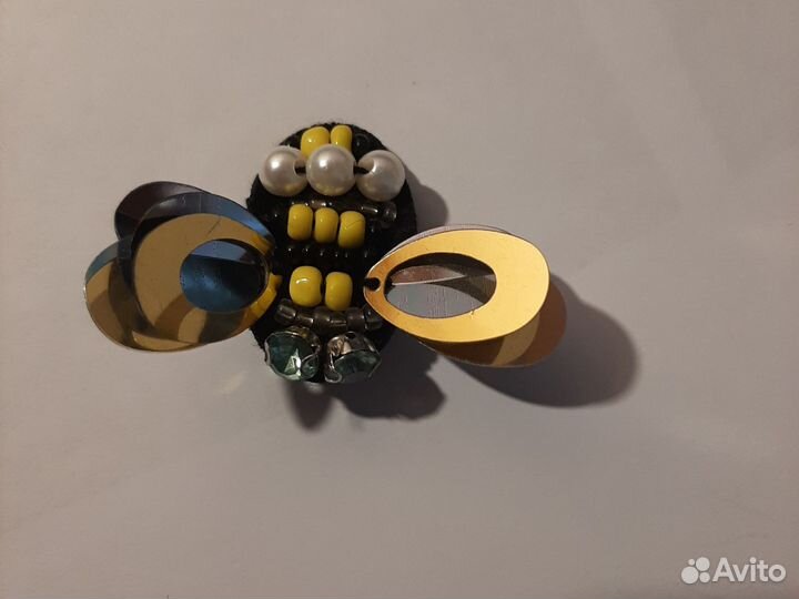 Брошь пчелка