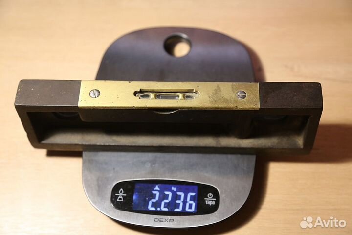 Старинный чугунный станочный уровень